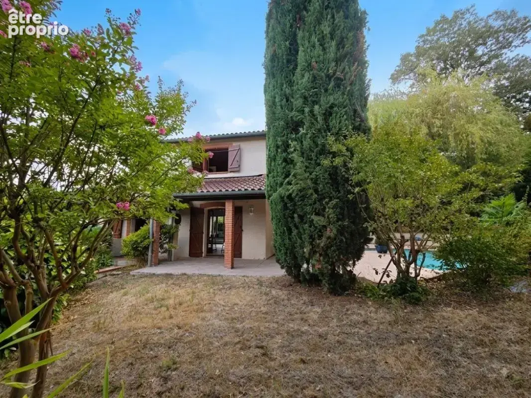  Vos clés pour cet automne à Pibrac ! Maison de caractère avec suite parentale + 3 chambres, 2 bureaux et sous-sol géant de 120  - photo 2