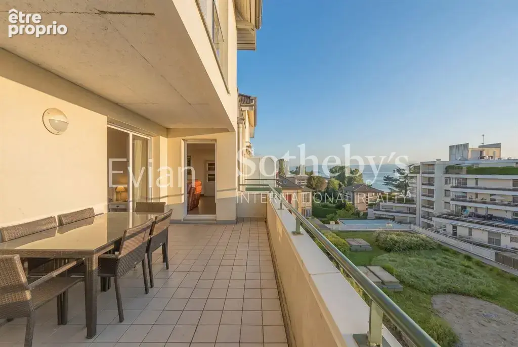 Evian centre ville appartement t4 vue lac - photo 5