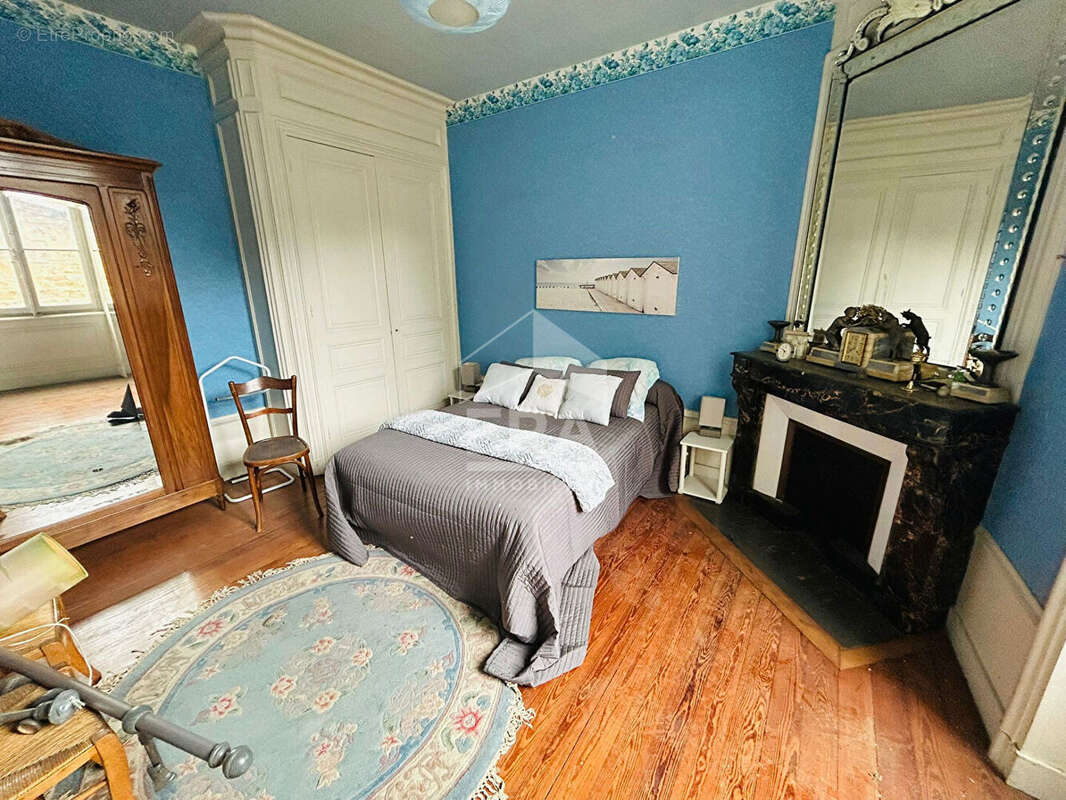 Maison à JUJURIEUX