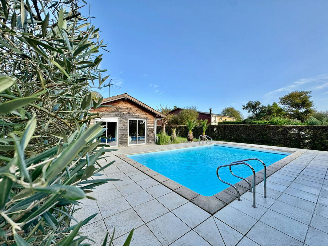 Appartement à ANGRESSE