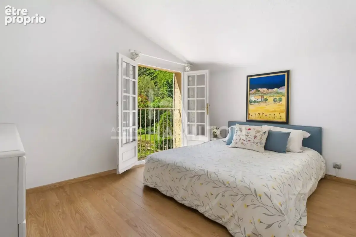 Villa provençale avec vaste terrain, piscine , 4 chambres et stu - photo 10