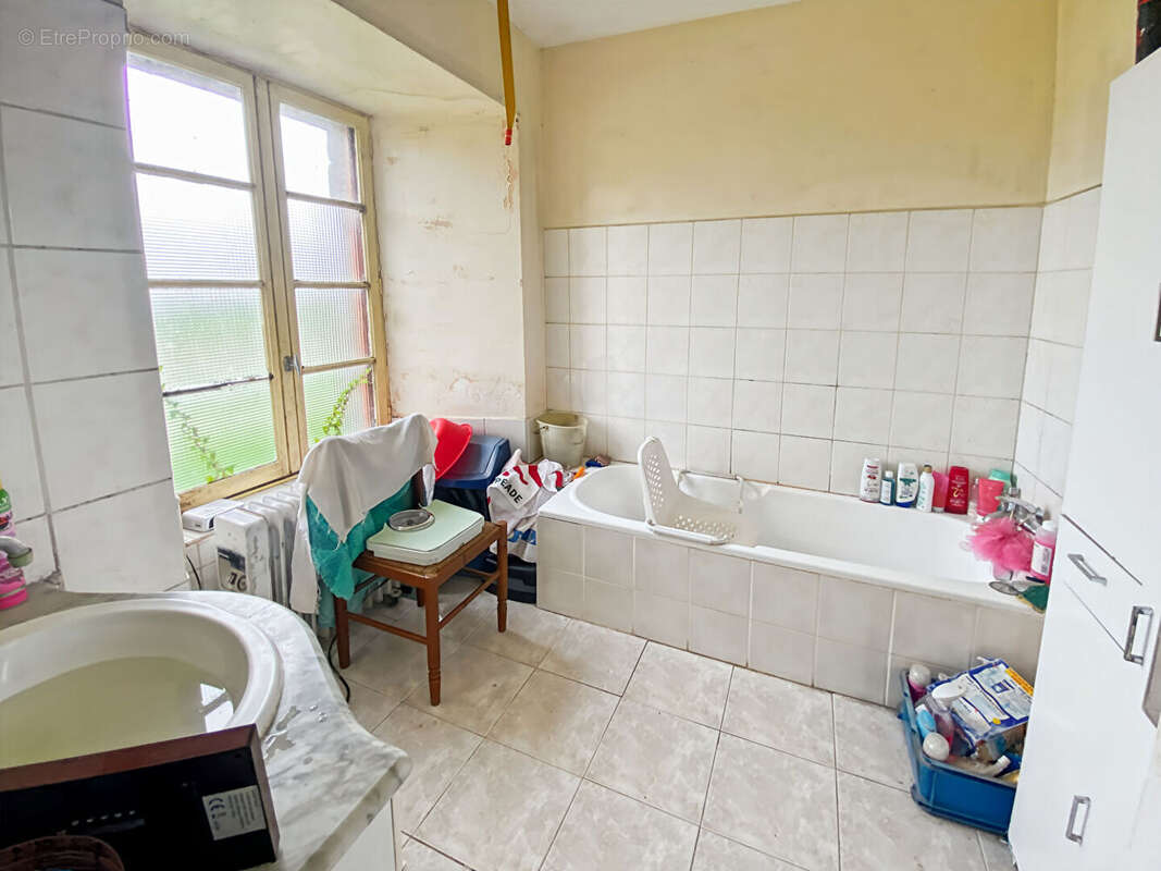 Maison à BAZOUGES-LA-PEROUSE