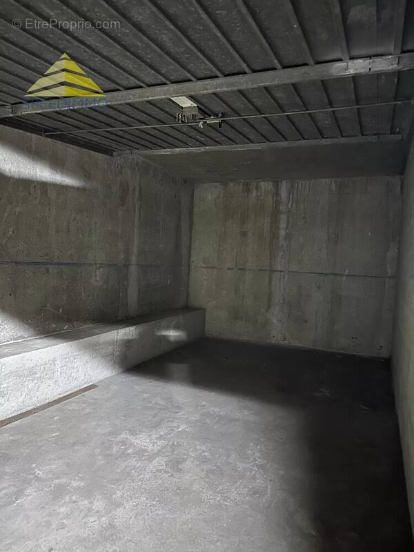 Commerce à BRIE-COMTE-ROBERT