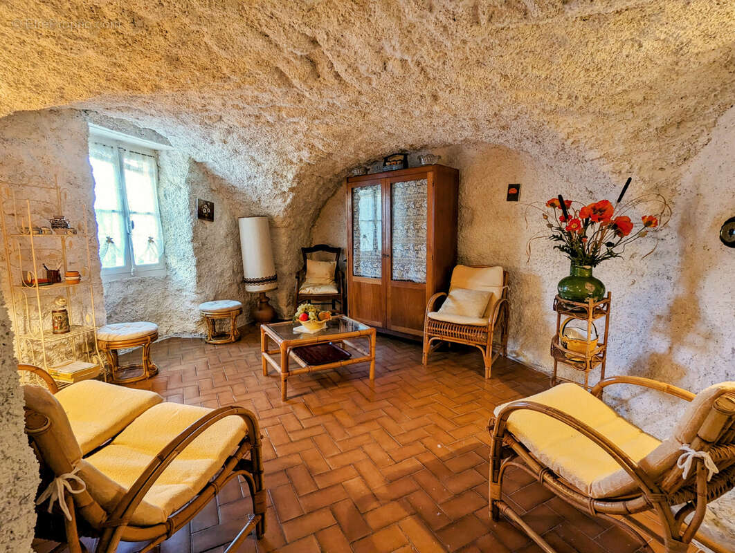 Maison à LA TOUR-SUR-ORB