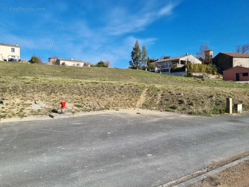 Terrain à LASSERRE-DE-PROUILLE