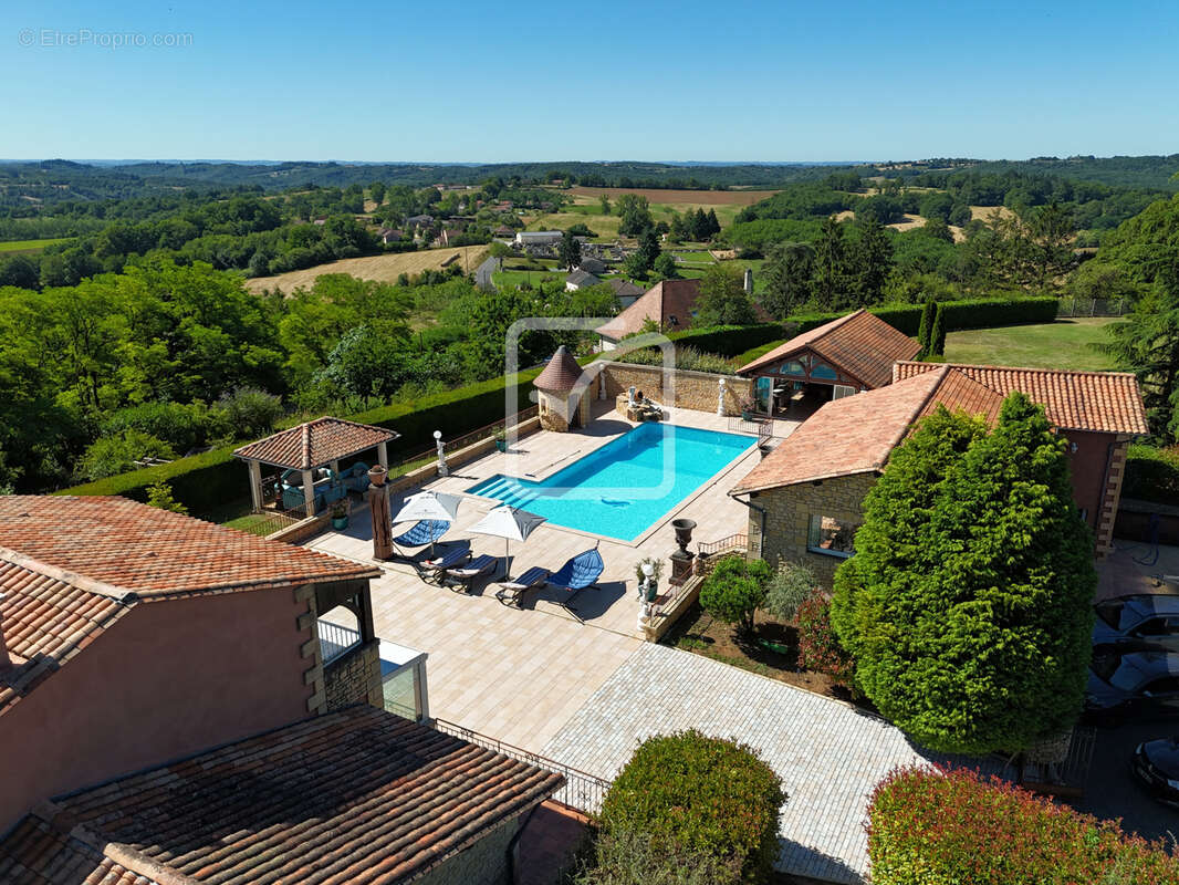 Maison à HAUTEFORT