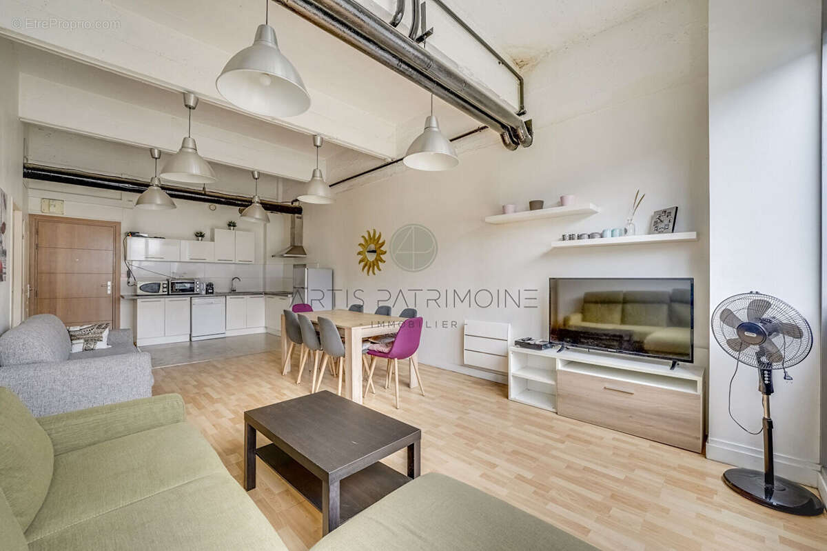 Appartement à LES LILAS