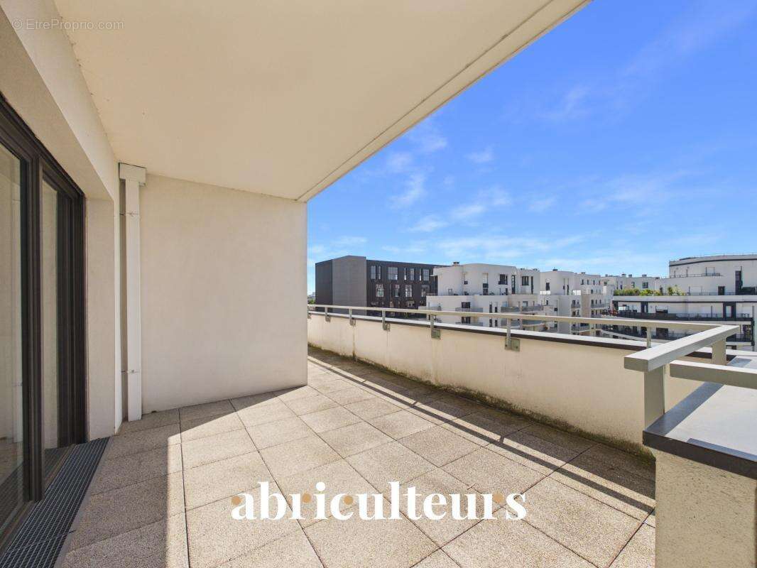 Appartement à COLOMBES