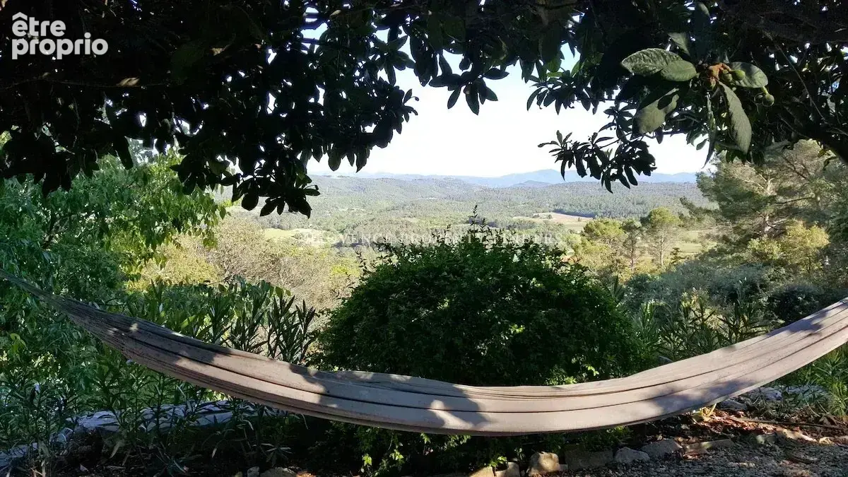 LORGUES – Un véritable havre de paix avec vue panoramique et piscine. - photo 30