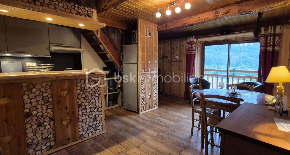  À vendre – Charmant duplex rénové avec balcon et vue imprenable à Villars-Colmars  - photo 3