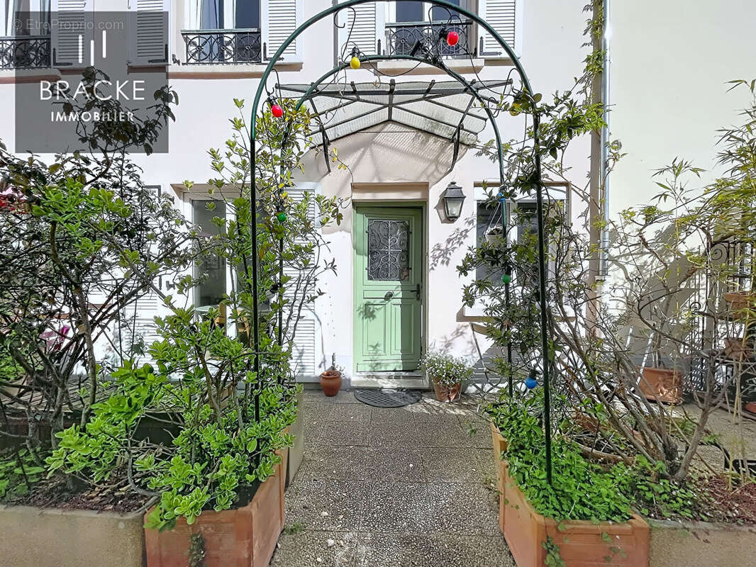 Maison à COURBEVOIE