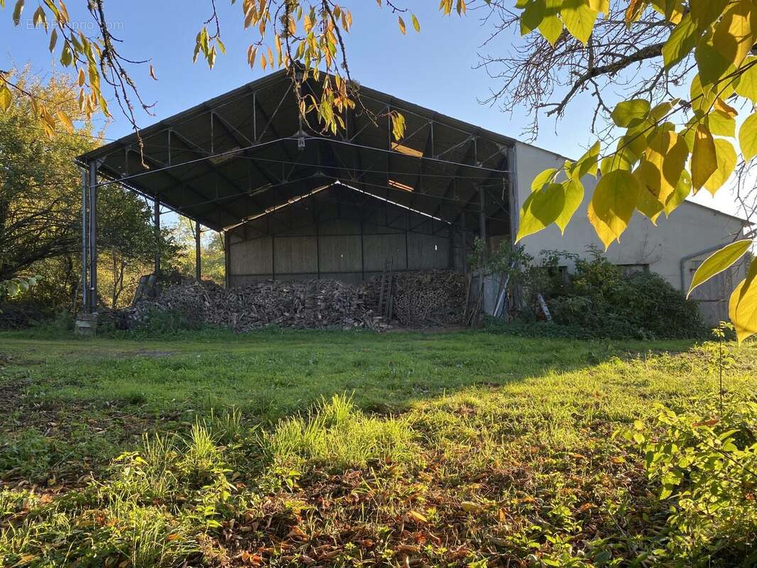 Maison à NEUVIC-ENTIER