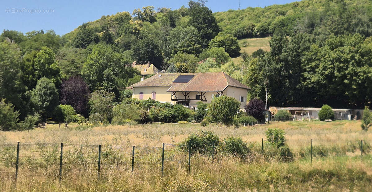 Maison à BEVENAIS