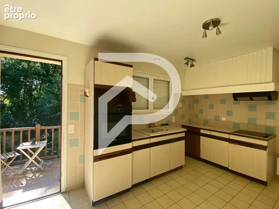 Villa traditionnelle de 4 pièces 94 m², sur terrain de 2 700 m² - photo 5