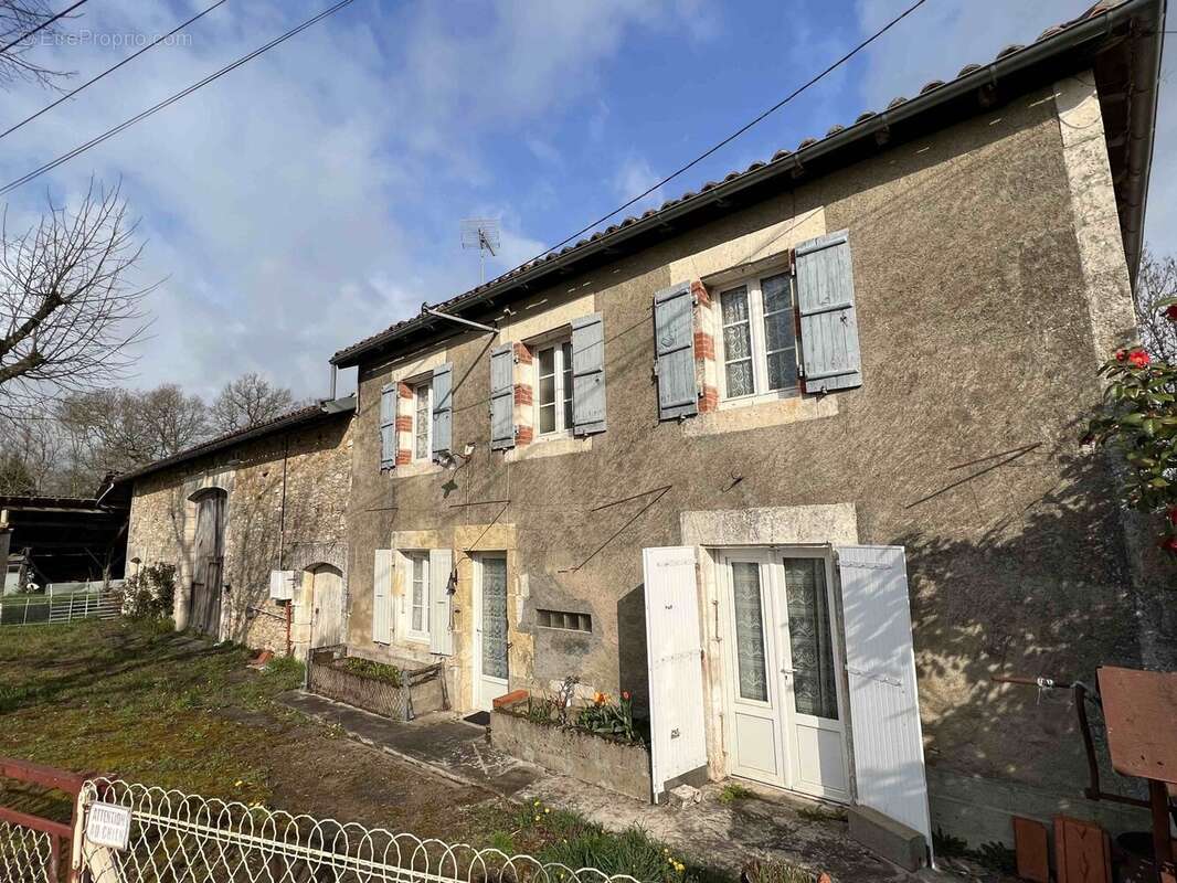 Maison à ROUMAZIERES-LOUBERT