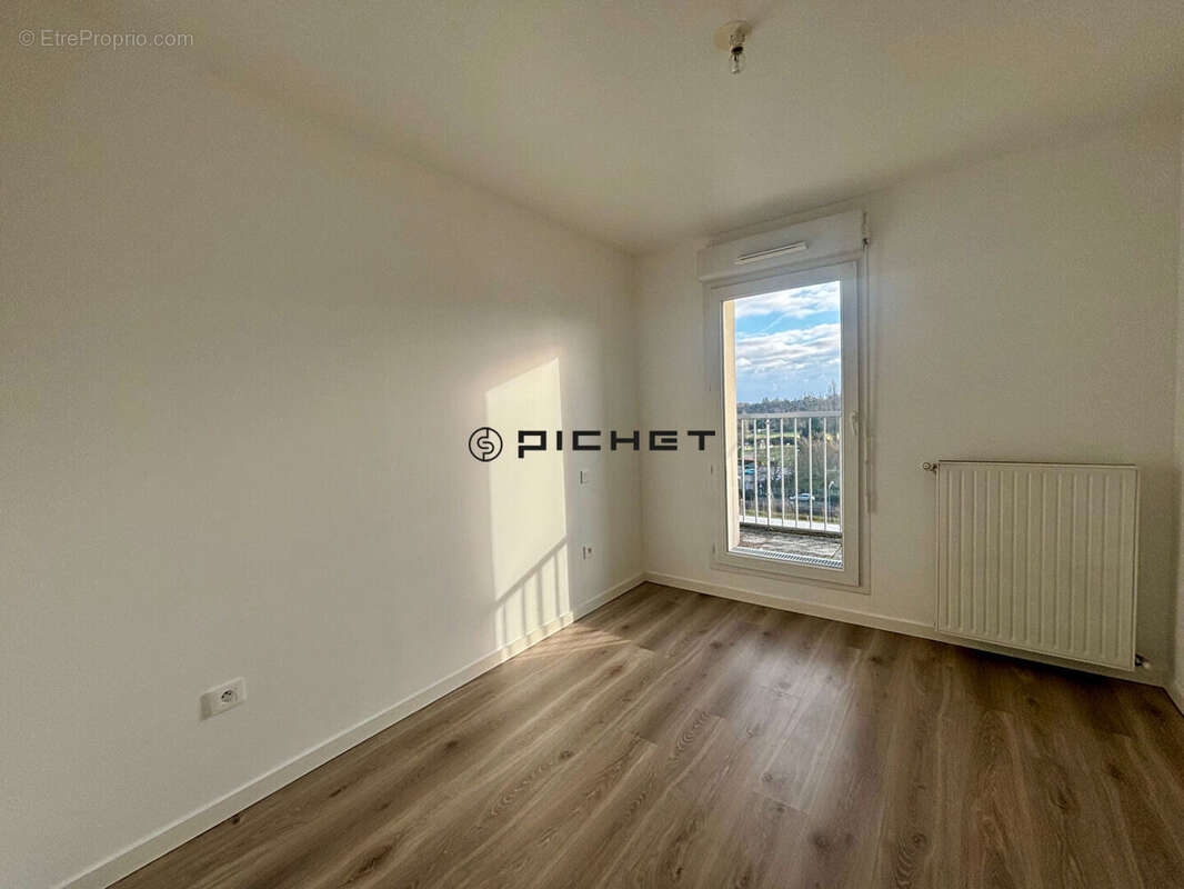 Appartement à BREUILLET