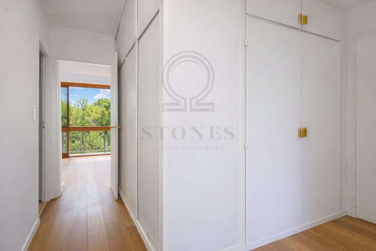 Appartement à LA CELLE-SAINT-CLOUD