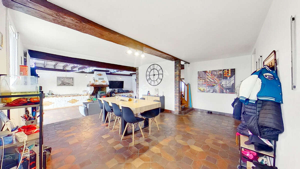Maison Chaumont En Vexin 10 pièce(s) 270 m2 - photo 4