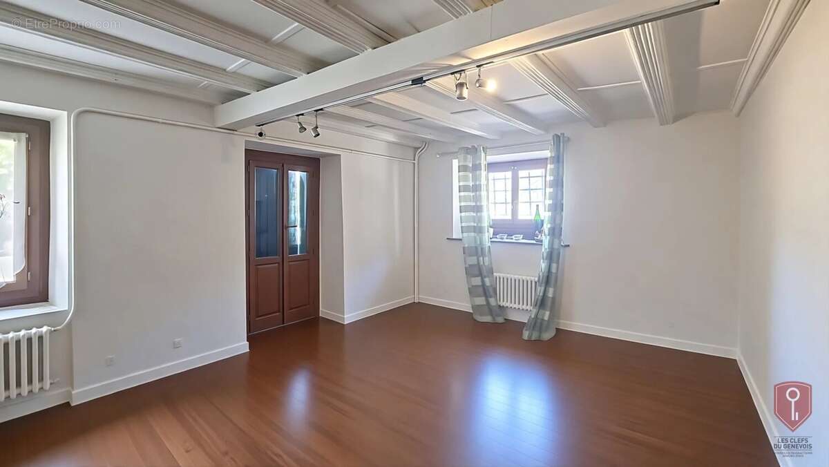 Maison à VILLE-LA-GRAND