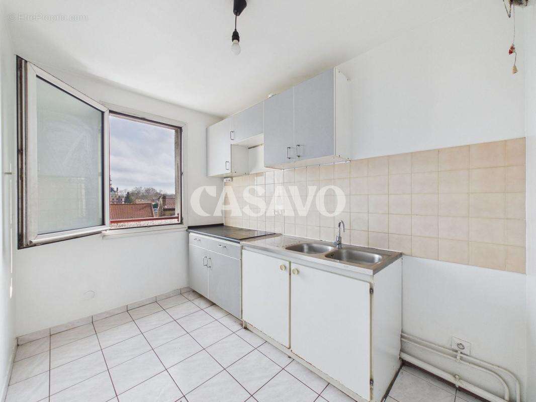 Appartement à LA COURNEUVE