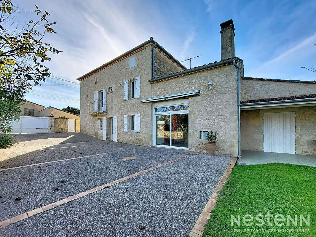 A Vendre Maison en pierre rénovée de 175 m² avec jardin et garage dans un hameau de Condom - photo 23