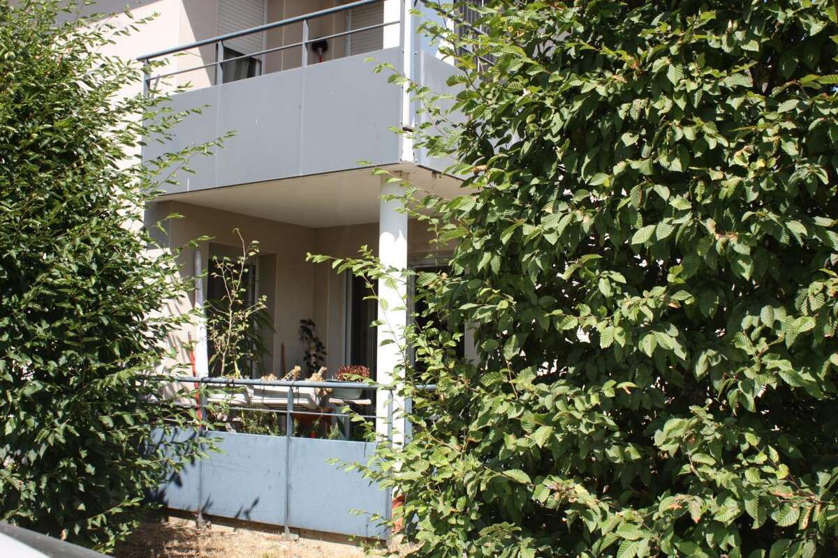 Appartement à CAZERES