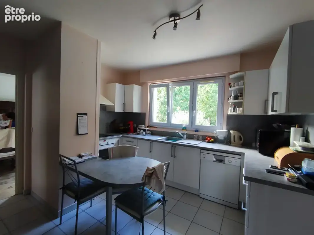 Maison sous sol total plein pied 4 chambres terrain 2000 m2 Proche Chartres et RN10 Paris - photo 4