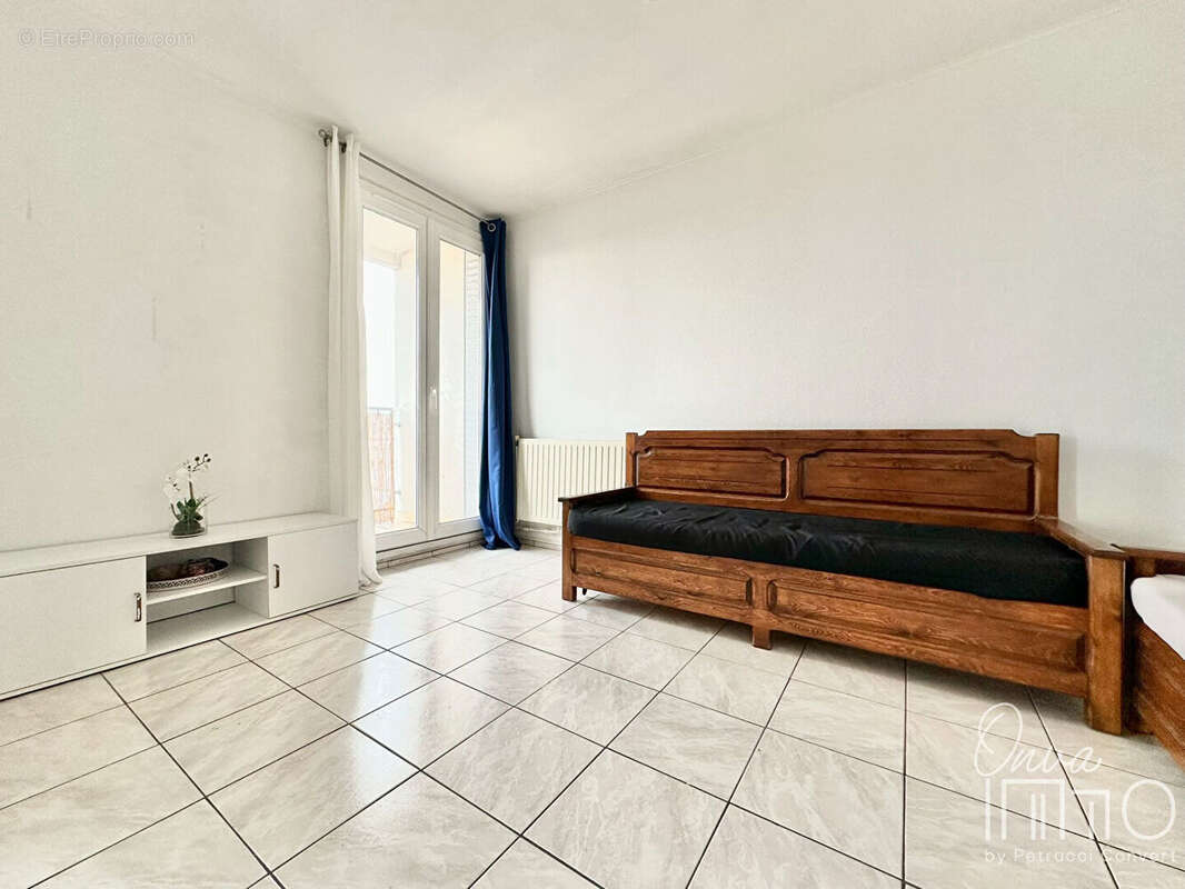 Gratte-Ciel - T4 /T5 de 85m² avec balcon, parking et cave - photo 5