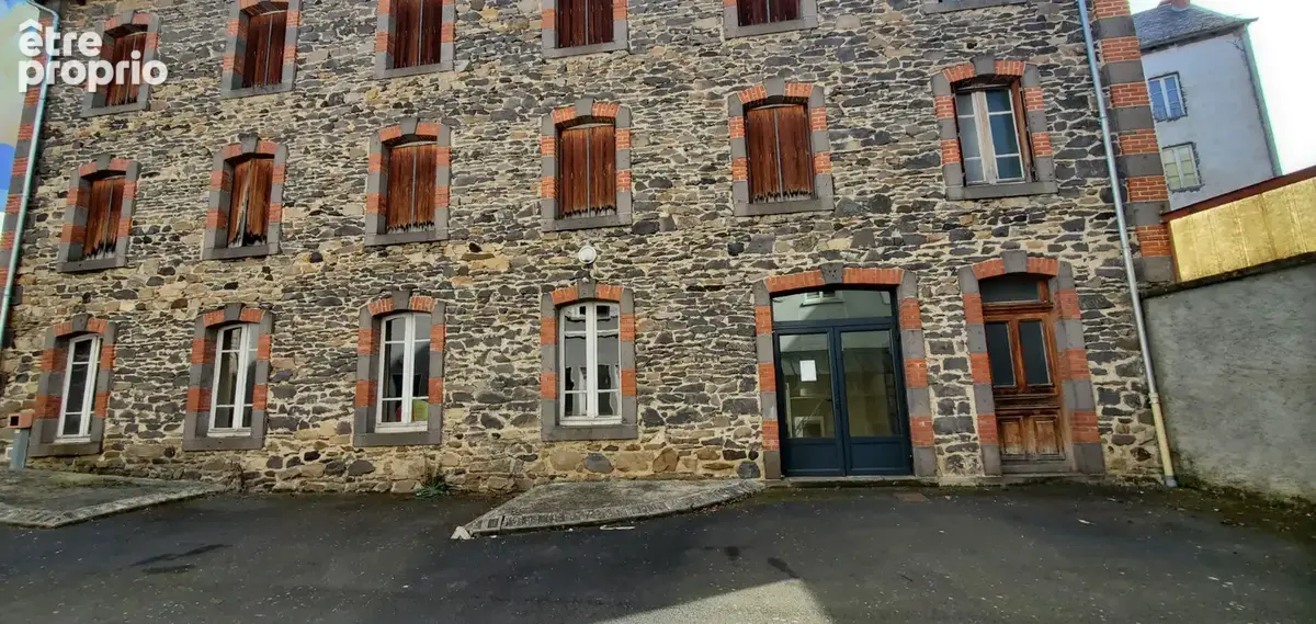 Saint-flour 4 plateaux de 95 m²  + combles à réhabiliter - photo 2