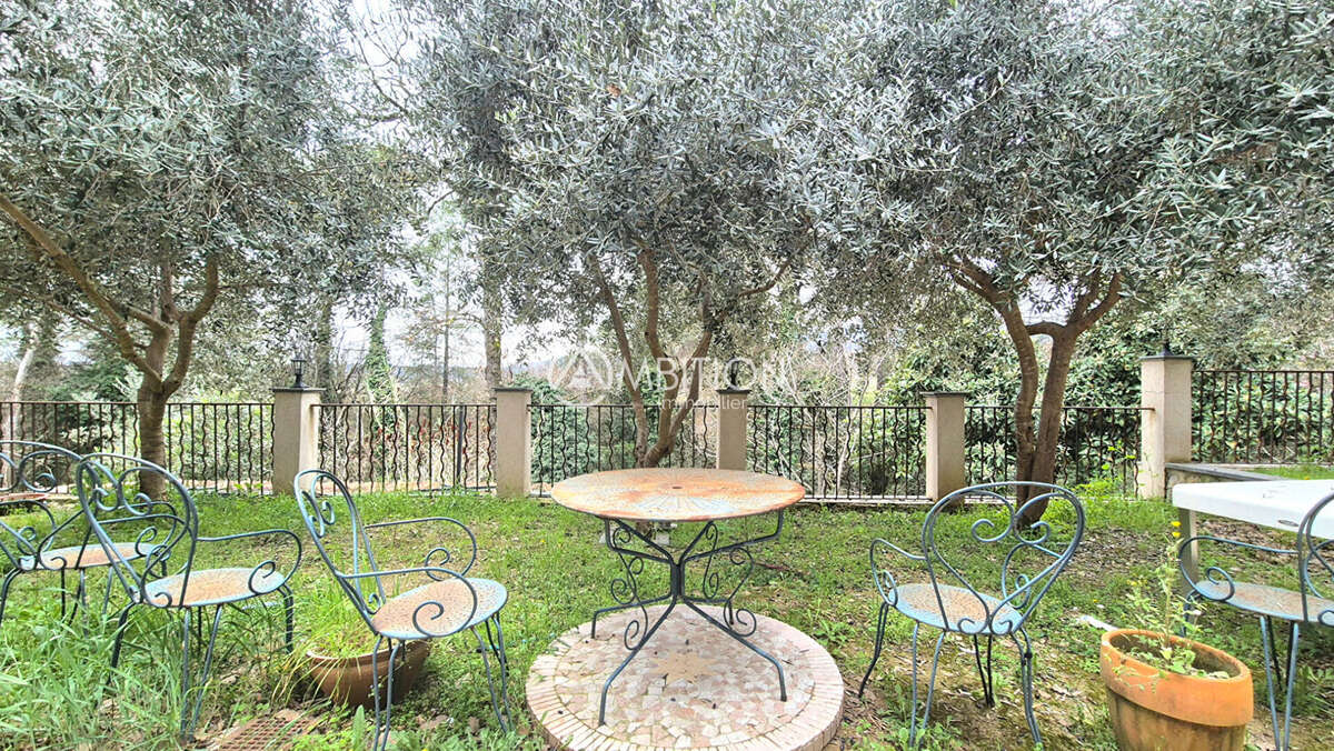 Maison à TOURRETTES