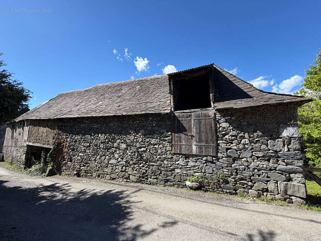 Maison avec dépendance attenante a rénover entiérement 09800 Villeneuve - photo 2