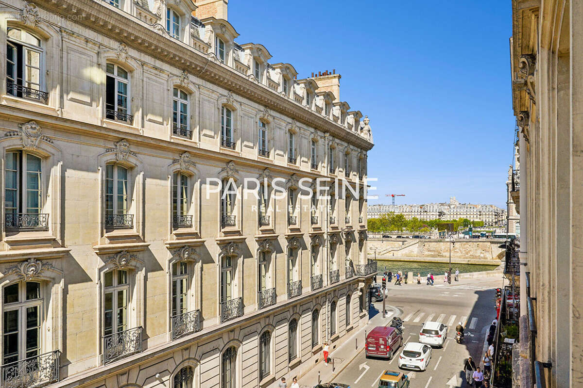 Appartement à PARIS-7E