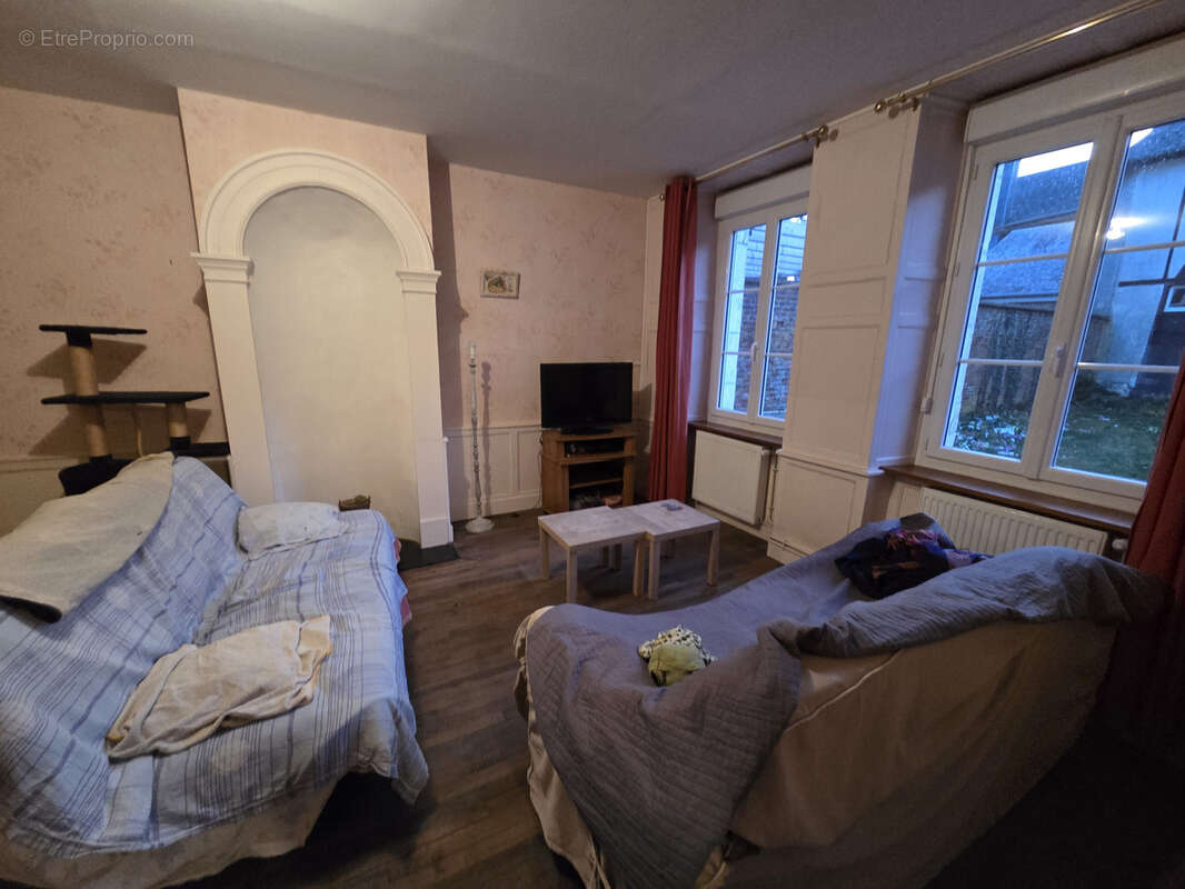 Maison à MAUBERT-FONTAINE