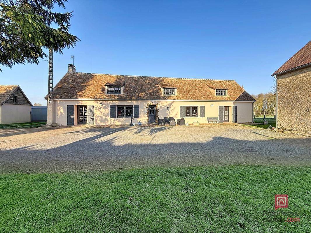 Maison à BONNETABLE
