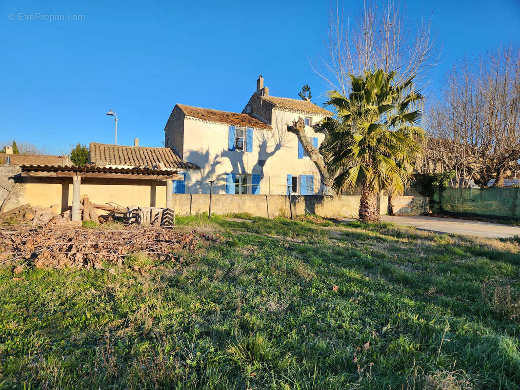 Maison à CAMARET-SUR-AIGUES