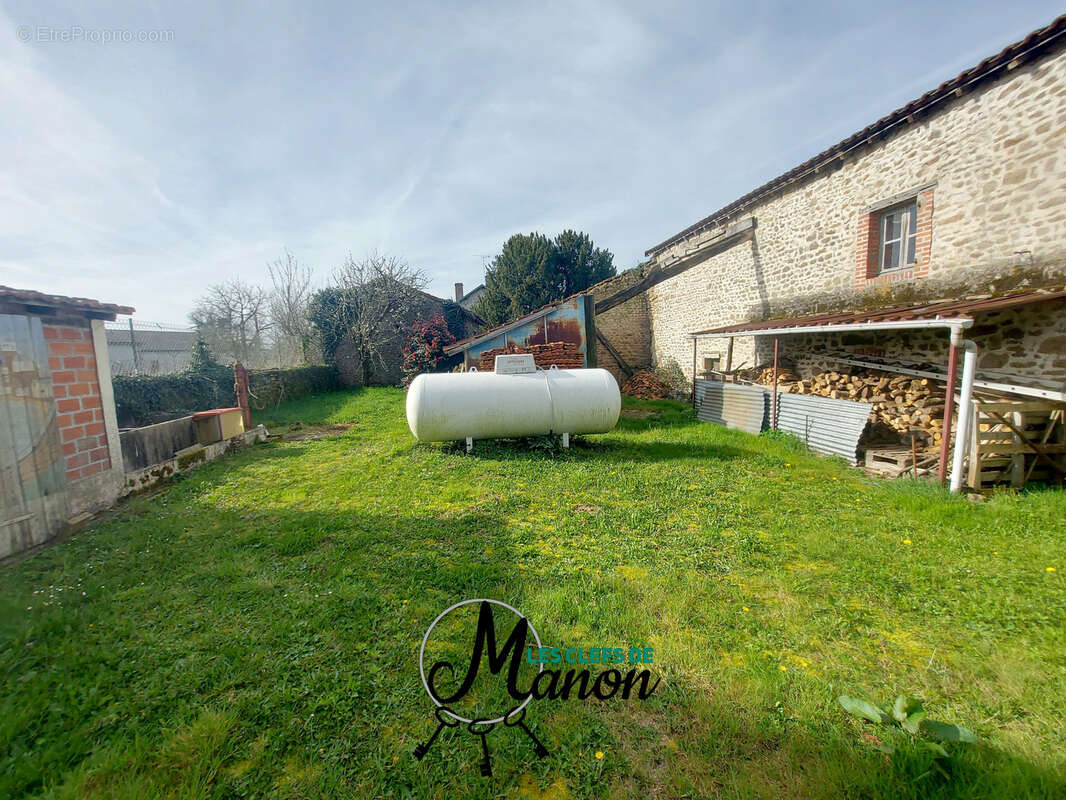 Maison à CHATEAUPONSAC