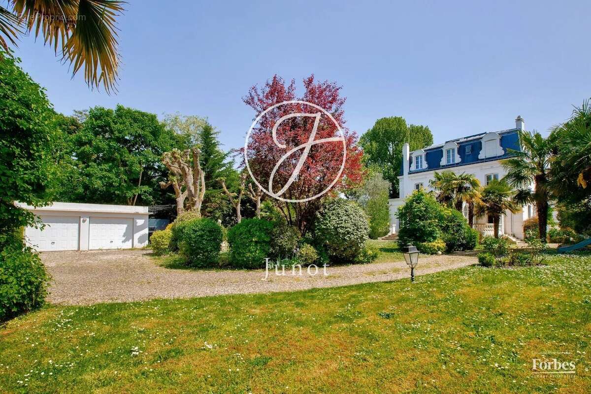 Maison à LE VESINET