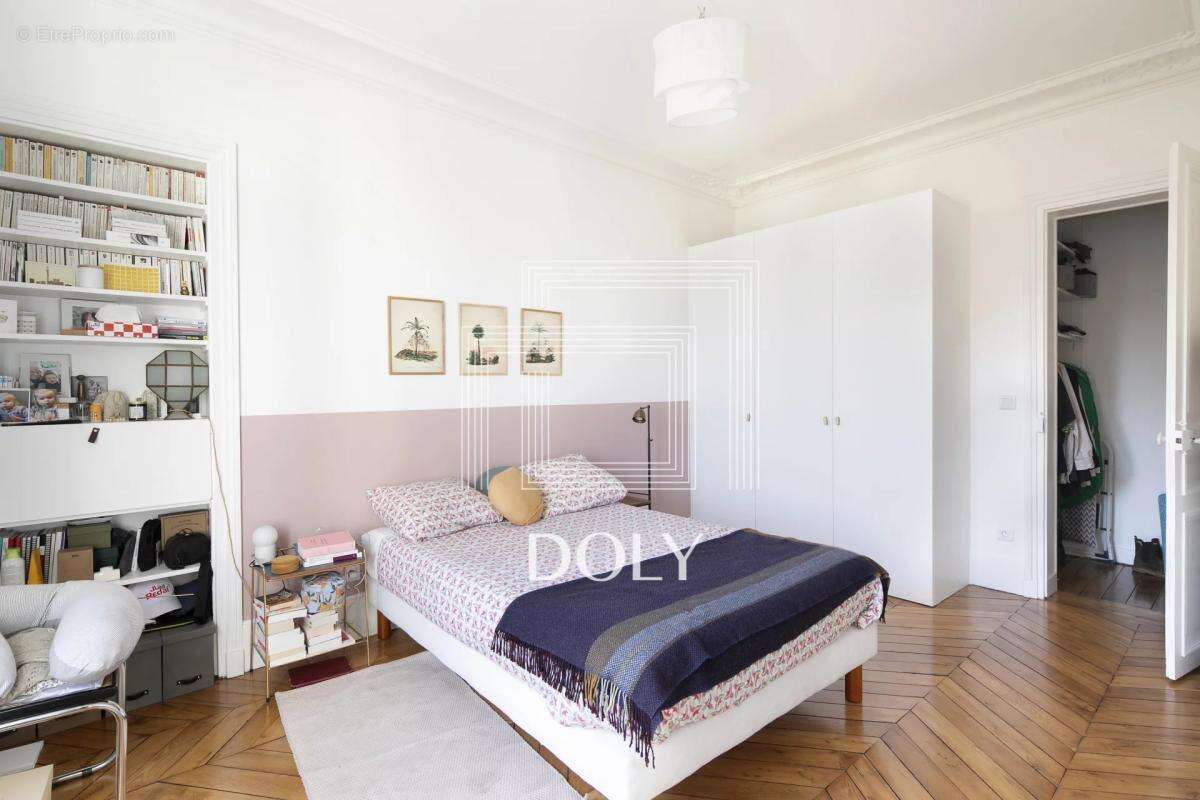 Appartement à PARIS-10E