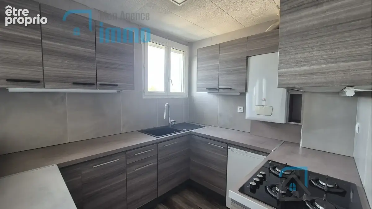 Bourges, quartier Mazières / Aéroport - Appartement type 3 + garage + cave - photo 12