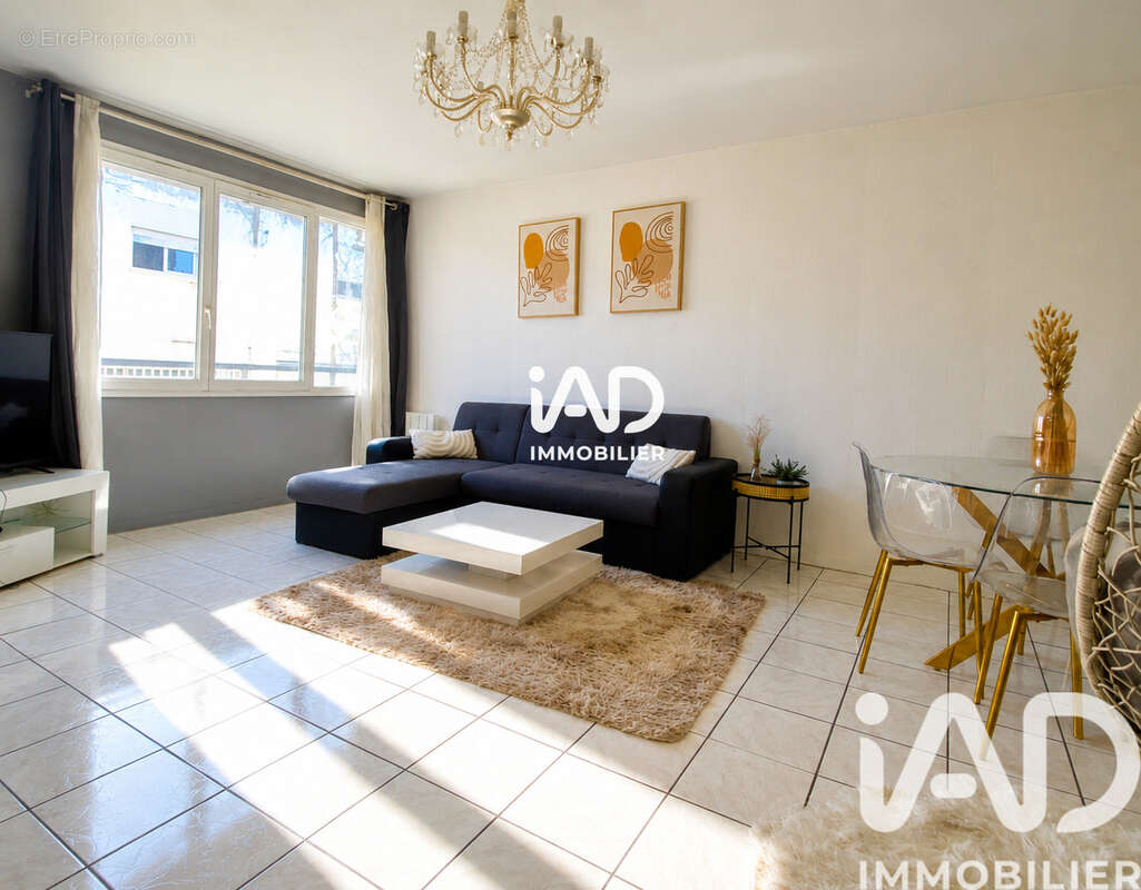 Photo 2 - Appartement à LIVRY-GARGAN