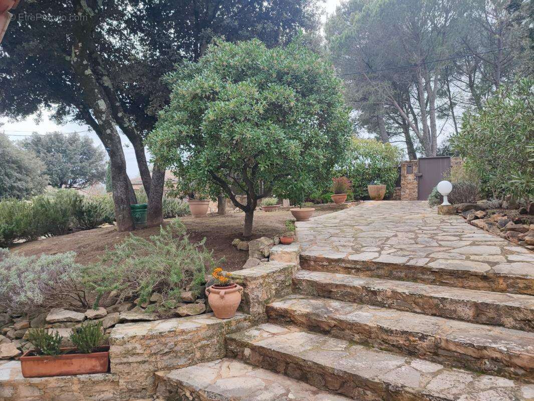 Maison à BAGNOLS-SUR-CEZE