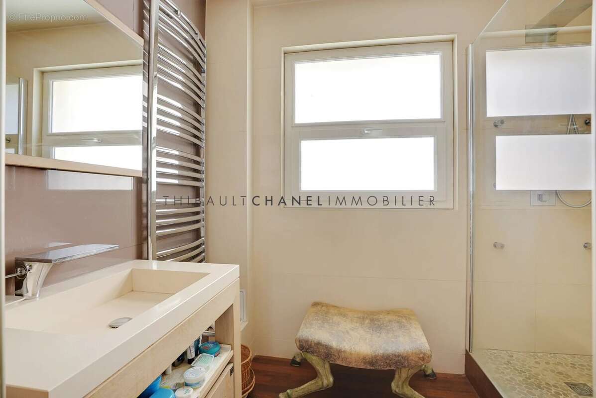 Appartement à PARIS-4E