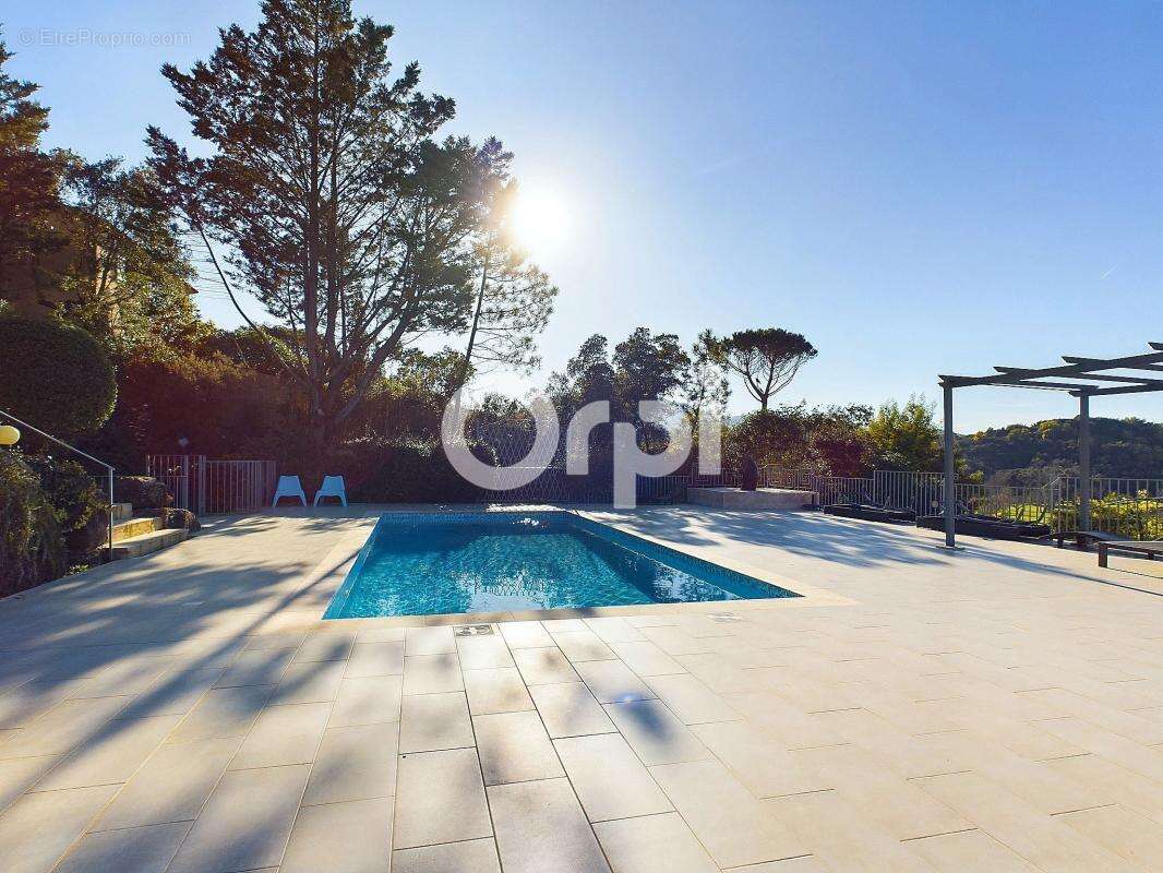 Maison à MANDELIEU-LA-NAPOULE