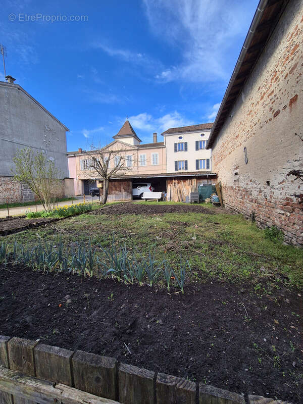 Maison à PONT-DE-VEYLE