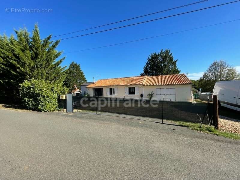 Maison à SAINT-JORY-LAS-BLOUX