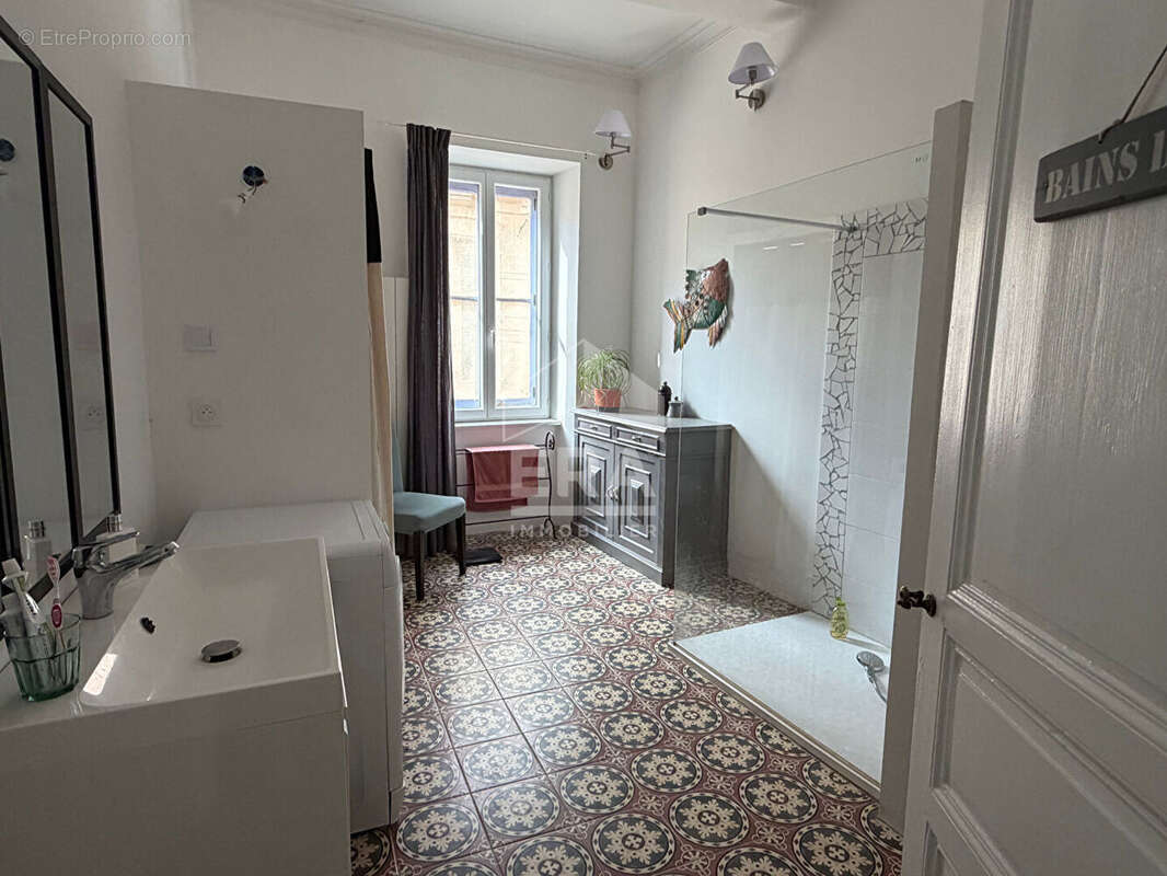 Maison à AZILLE