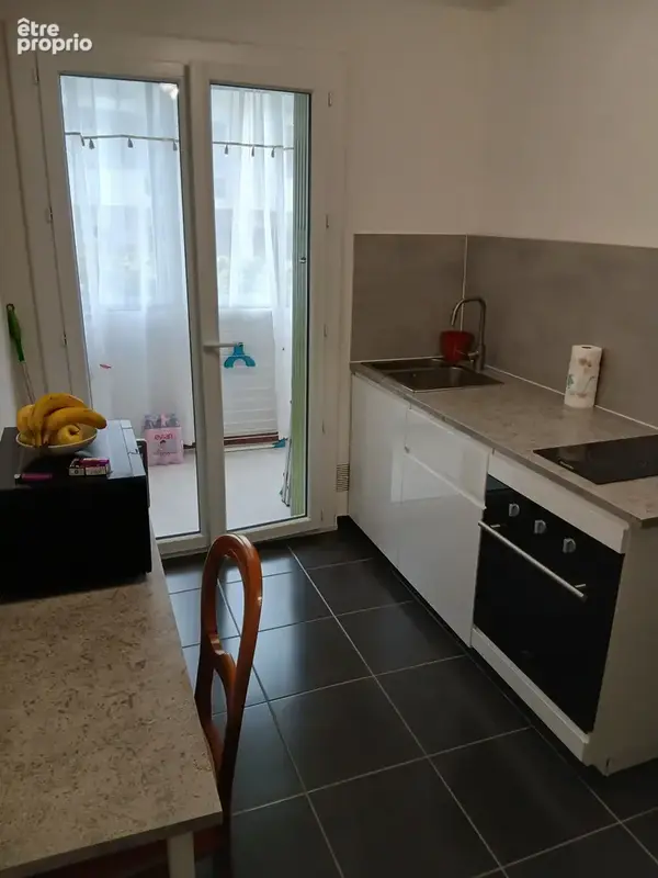 Titre : Studio 30 m2 entièrement rénové à neuf   Centre-ville Six-Fours-les-Plages - photo 1