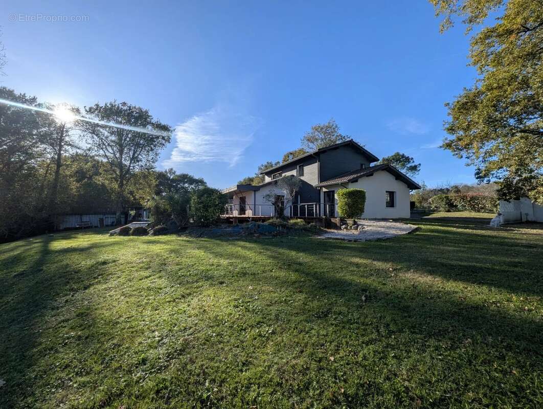 Maison à SAINT-MARTIN-DE-SEIGNANX