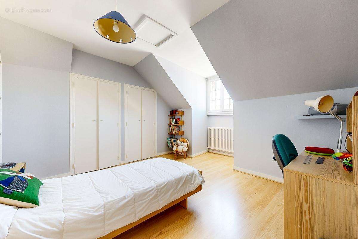 Très beau Duplex  5 chambres centre ville questembert 168 m² - photo 10