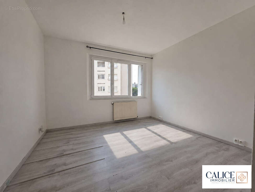 Appartement 62 m² à Bourg-Les-Valence  - photo 5